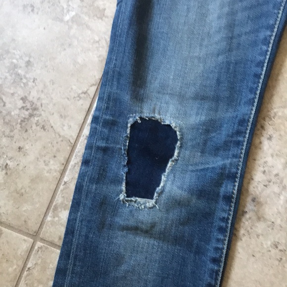 CLOSED distressed skinnies with patchwork sz 24/25 - Picture 7 of 14